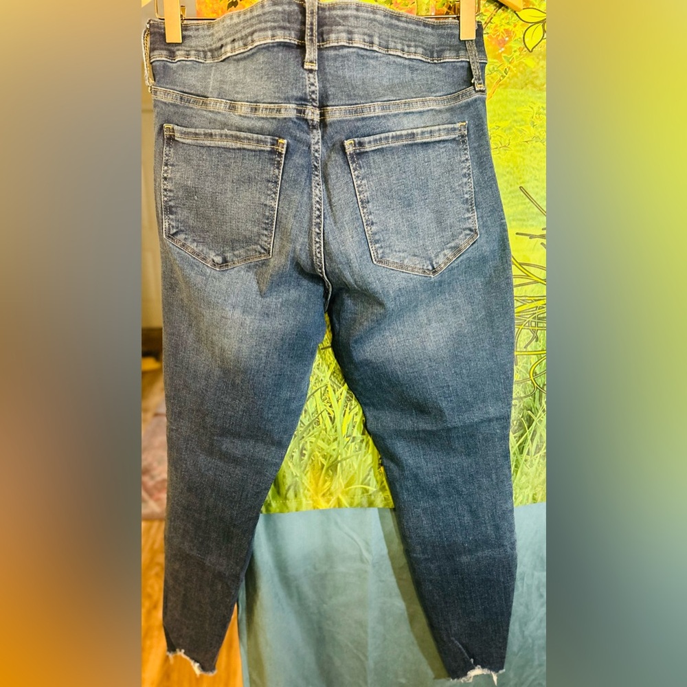 (2)GAP Skinny Distressed & Regular Blue Jeans BOGO Deal (Dark & Medium Wash)(2) - Picture 4 of 6